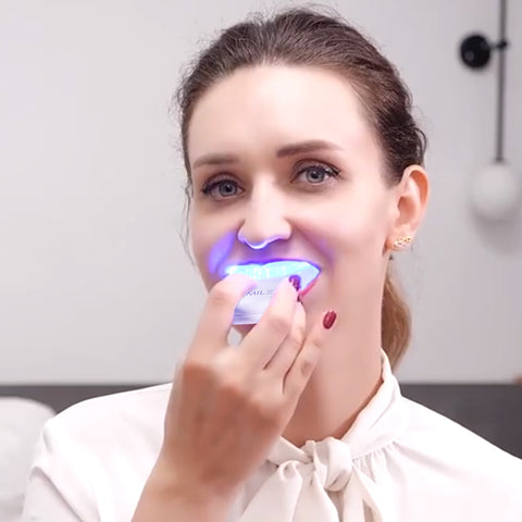 LuminaGleam - Kit de Blanchiment Dentaire Noir avec Technologie LED