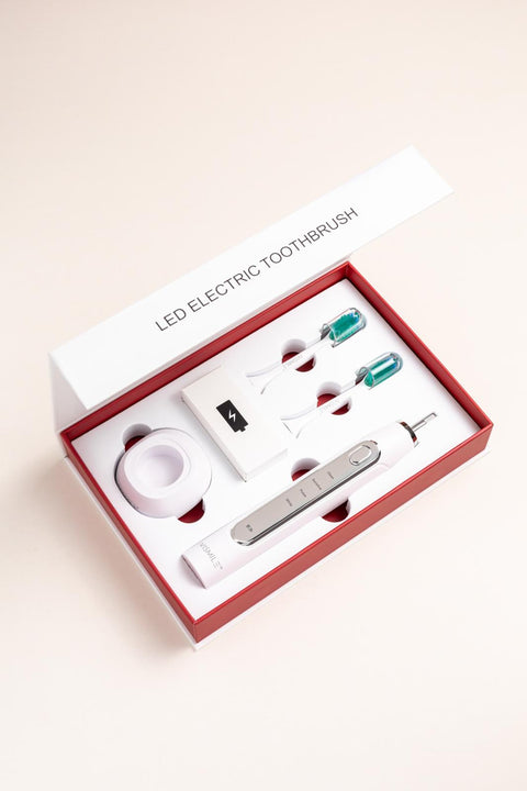 La Première Brosse à Dents électrique intelligente avec Technologie LED Blanchissante Intégrée"